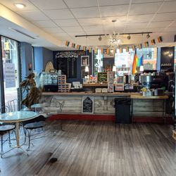 Cherri's Chocol'art - Cafe area