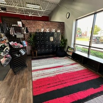 Farrell's Extreme Bodyshaping - Trainers Near Me - Maple Grove, Minnesota Farrell's Extreme Bodyshaping - Trainers Near Me - Maple Grove, Minnesota