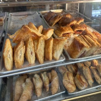 Versailles Bakery - Bakeries Near Me - Miami, Florida