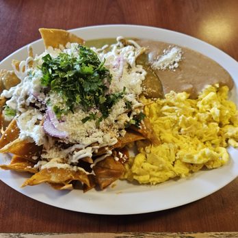 Momentos Cafe - Chilaquiles w/ red&green sauce - Mexican Near Me - La Mesa, California Momentos Cafe - Chilaquiles w/ red&green sauce - Mexican Near Me - La Mesa, California