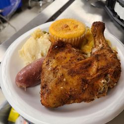 PJ's Tabletop & Catering Service - Chicken, mashed potatoes, cornbread, maca and cheese