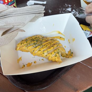 Liberty Square Market - Mac n cheese hand pie - Street Vendors Near Me Liberty Square Market - Mac n cheese hand pie - Street Vendors Near Me
