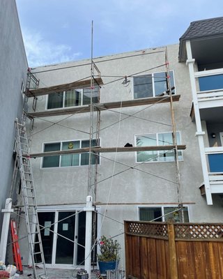 Windsor Arms Apt Hayward - A complete restoration od leaky windows and failing stucco plaster Windsor Arms Apt Hayward - A complete restoration od leaky windows and failing stucco plaster