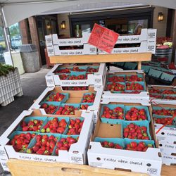 LEPP Farm Market - Fresh strawberries