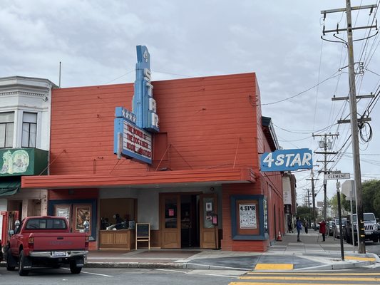 4 Star Theater by null