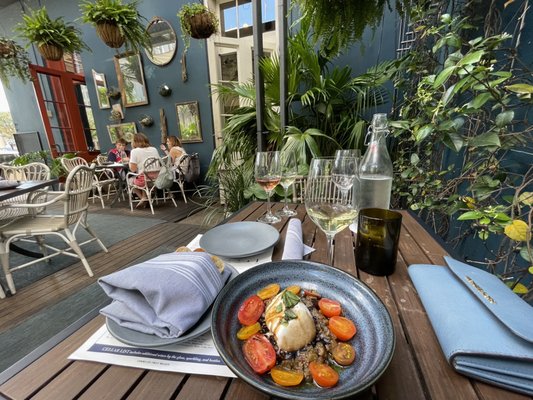 Copper Vine Restaurant & Inn by null