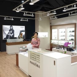 Uhrcenter / Juwelier Esters - uhrcenter Store Böblingen