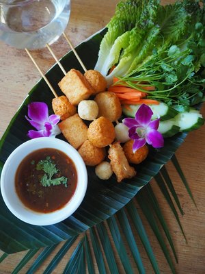 Thaprachan Thai by null