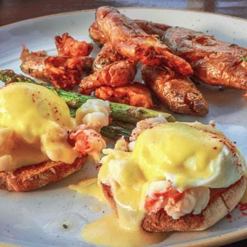 The Loft - Lobster Egg Benedict with Finger Potatoes and Asparagus - New American Near Me - Laguna Beach, California