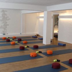 Anjali Yoga