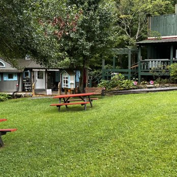 Hidden Trails Coffeehouse - Coffee house to the left - Coffee & Tea Near Me - Hendersonville, North Carolina