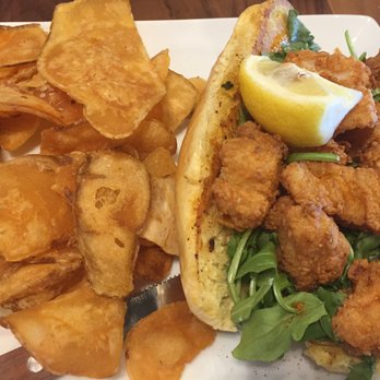 Maggie McFly's - Scallop po-boy - New American Near Me - Virginia Beach, Virginia