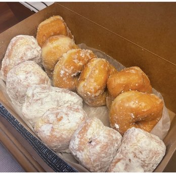Brooklyn Baking - Glazed and powdered jelly donuts - Donuts Near Me - Waterbury, Connecticut