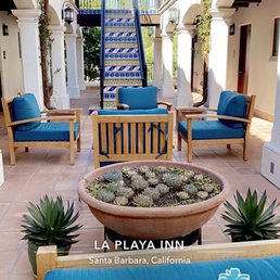 Very cute outdoor sitting area! Very cute outdoor sitting area!