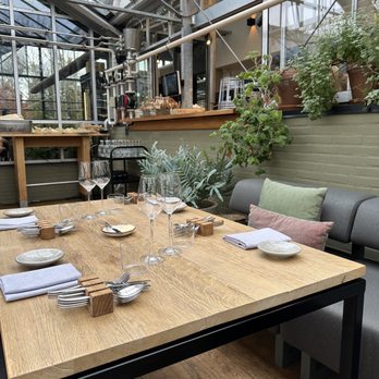 De Kas - Modern European Near Me - Amsterdam, New Hampshire