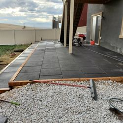 Favela Landscaping Services - Paver patio