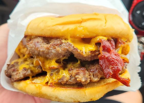 Bill & Bea's Drive In by null