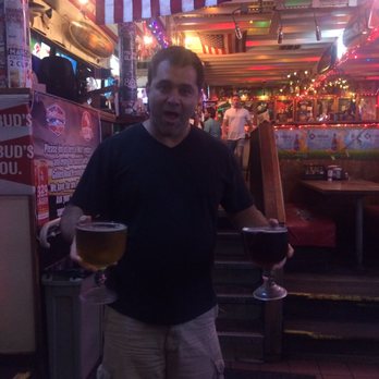 Mutt Lynch's - Pubs Near Me - Newport Beach, California
