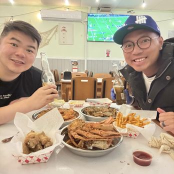 Cajun Crawfish Stop - Cajun/Creole Near Me - Covina, California