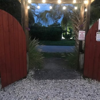 Cueni Brewing - Outdoor patio - Breweries Near Me - Dunedin, Florida