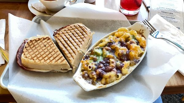 STINK Cheese-Meat and El Tufo Wine Bar by null