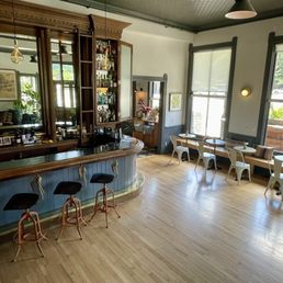 Bar and reception
