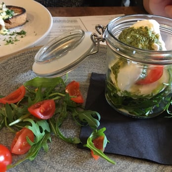 Crust - That's the beautiful but not functional mozzarella thingy - Pizza Near Me - Liverpool, XMS