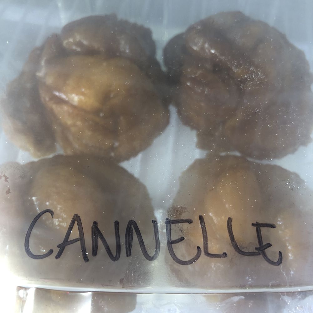 Sisi Pro - four donuts in a plastic container - Bakeries Near Me - Sainte-Anne-de-Beaupré, Quebec Sisi Pro - four donuts in a plastic container - Bakeries Near Me - Sainte-Anne-de-Beaupré, Quebec
