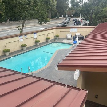 Best Western Plus Riviera - Pool area view from our room - Hotels Near Me - Menlo Park, California