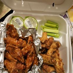 Lit Deli - 20 pc. Wings (Mango Habernero & Lemon Pepper)