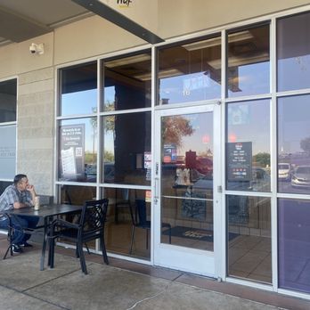 Pizza Hut - Littke sitting area to wait for your order or enjoy your meal in this great weather! - Pizza Near Me - Surprise, Arizona Pizza Hut - Littke sitting area to wait for your order or enjoy your meal in this great weather! - Pizza Near Me - Surprise, Arizona