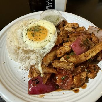 Mouthful Eatery - Chicken Saltado - Sandwiches Near Me - Thousand Oaks, California