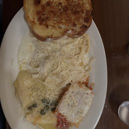 Fettuccine Alfredo with Chicken and Broccoli