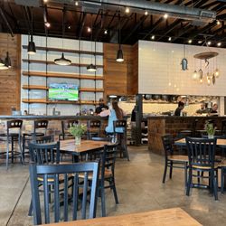ForkLift Restaurant - Bar and kitchen