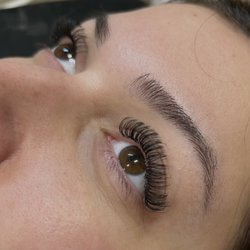 Lashes by Paige - Hybrid set of lash extensions