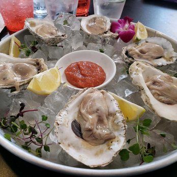 The Galley - Half dozen fresh shucked oyster on the half shell - Breakfast & Brunch Near Me - Saint Michaels, Maryland