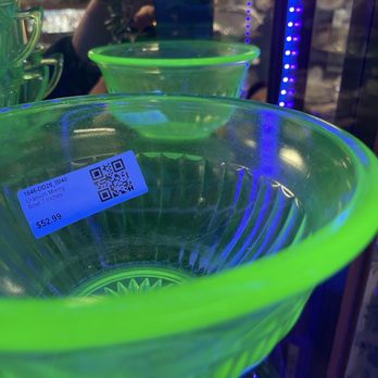 King Richard's Antique Center - Uranium dishes! - Antiques Near Me - Whittier, California