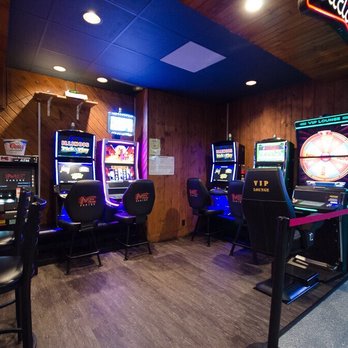 The Windjammer - a row of slot machines - Lounges Near Me - Bloomington, Illinois