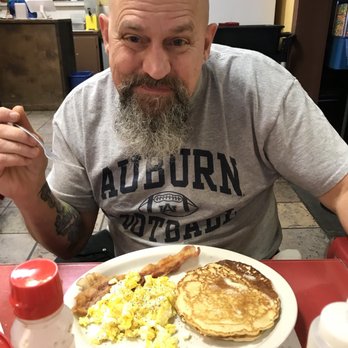 Oasis Cafe - #BradyEats good-n-cheap breakfast Podcast: https://www.spreaker.com/episode/14018851  YES! pancakes & delicious homemade tortillas!! - Cafes Near Me - San Antonio, Texas