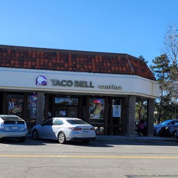 Taco Bell Cantina - cars parked in front of a taco bell restaurant - Fast Food Near Me - San Ramon, California Taco Bell Cantina - cars parked in front of a taco bell restaurant - Fast Food Near Me - San Ramon, California