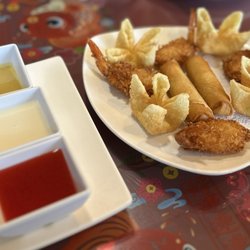 Louie's Mandarin Gourmet - Appetizer Sampler (veggie spring rolls, coconut shrimp, cream cheese wontons) - sauce: spicy mustard, coconut, sweet & sour