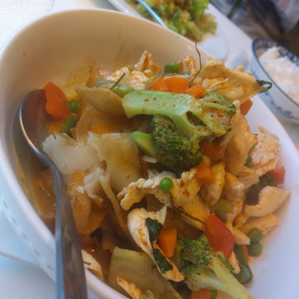 Tom Yum Cafe - Panang crispy noodles - Thai Near Me - Chicago, Illinois Tom Yum Cafe - Panang crispy noodles - Thai Near Me - Chicago, Illinois