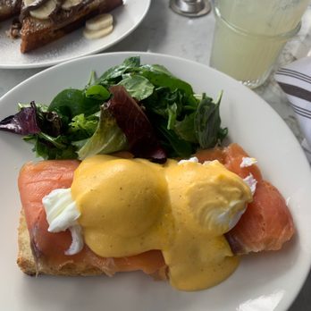 H Cafe - Eggs Benedict & Mixed Greens - Breakfast & Brunch Near Me - Los Angeles, California