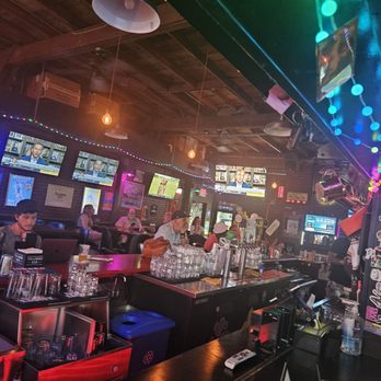 Burton's Thornton Park - Dive Bars Near Me - Orlando, Florida Burton's Thornton Park - Dive Bars Near Me - Orlando, Florida