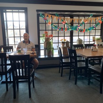 Toast - View facing the window upstairs - Breakfast & Brunch Near Me - Montclair, New Jersey