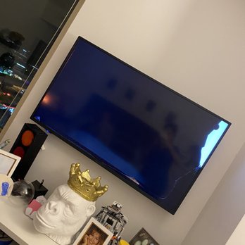 NK Movers - Broken tv screen when you turned on - Movers Near Me - Herndon, Virginia