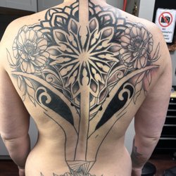 Olde School Tattoo - My skin is red and pissed after hours still have the whole lower half but it is starting to look amazing!