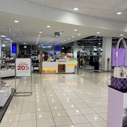 Wetzel's Pretzels - Location - its a pop up stand inside macys.