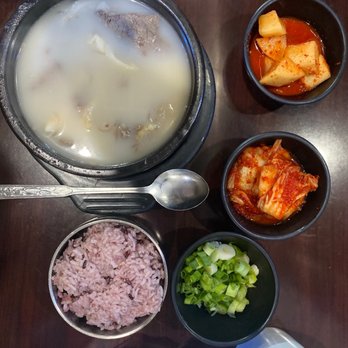 Traditional Korean Beef Soup - a bowl of soup and bowls of rice - Korean Near Me - Edmonds, Washington Traditional Korean Beef Soup - a bowl of soup and bowls of rice - Korean Near Me - Edmonds, Washington