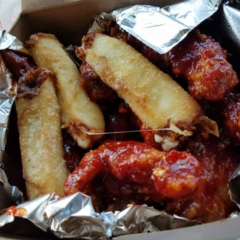 Itchy Butt - I didn't quite see the pairing with the Korean chicken and the fried cheese but heck was good anyway. - Korean Near Me - Honolulu, Hawaii Itchy Butt - I didn't quite see the pairing with the Korean chicken and the fried cheese but heck was good anyway. - Korean Near Me - Honolulu, Hawaii
